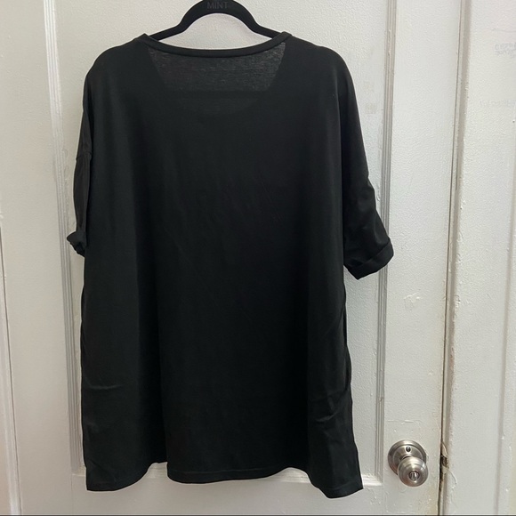 ❌SOLD❌NEW SHEIN tshirt - Picture 2 of 2